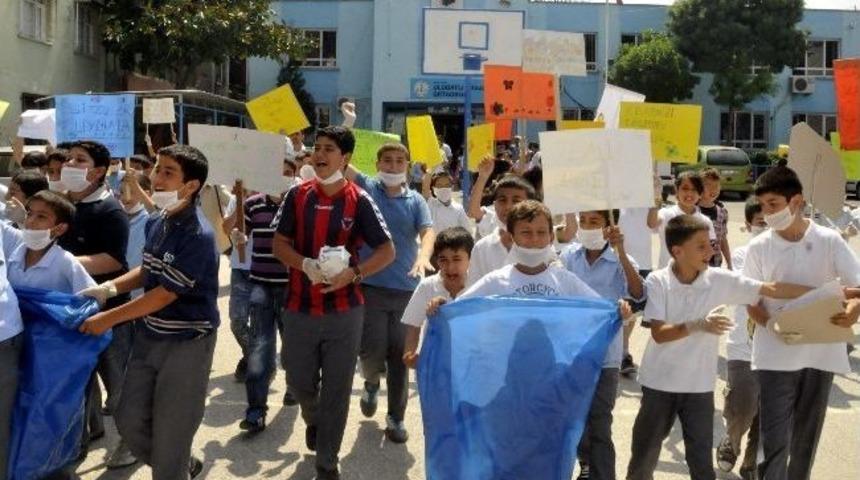 Ortaokulu &Ouml;ğrencileri Siteler Mahallesi'nde Temizlik Yaptı