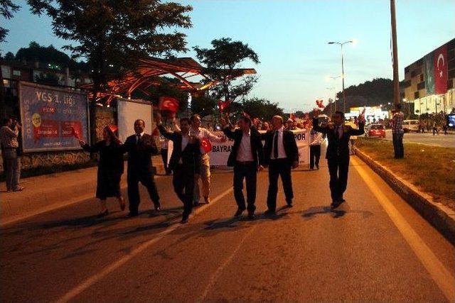 19 Mayıs Bayramı&rsquo;nda Gece Y&uuml;r&uuml;y&uuml;ş&uuml; Yaptılar 1
