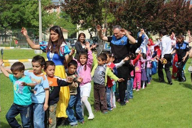 &ldquo;trafikte Eğitimli &Ccedil;ocuklar G&uuml;venli Yolculuklar&rdquo; Projesi Hayata Ge&ccedil;ti 2