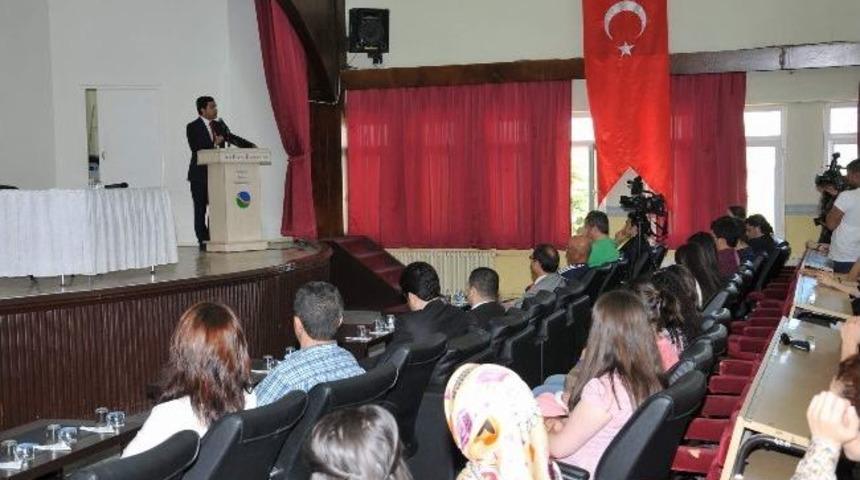 Kırşehir Belediye Başkanı Bah&ccedil;eci, &Uuml;niversite &Ouml;ğrencileri İle Bir Araya Geldi