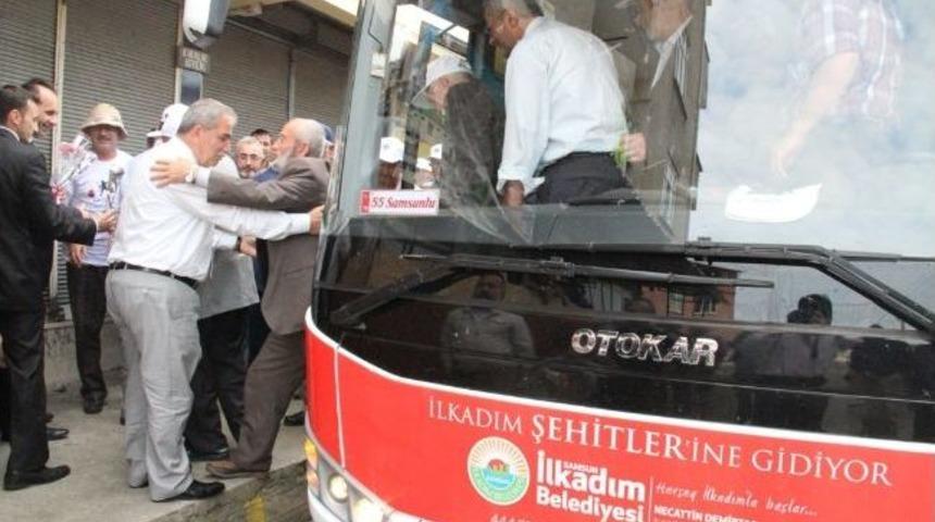 Demirtaş, &Ccedil;anakkale Yolcularını &Ccedil;i&ccedil;eklerle Karşıladı