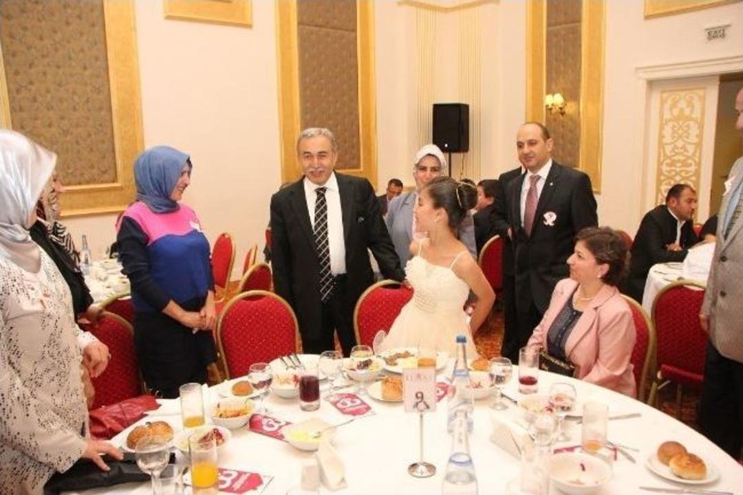 Koruyucu Aileler Elmas Otel'de Buluştu