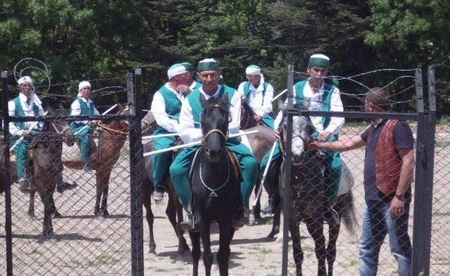 19 Mayıs T&ouml;renlerinde Cirit G&ouml;sterisi B&uuml;y&uuml;k İlgi G&ouml;rd&uuml; 2