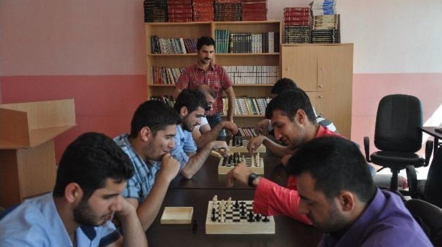 Midyat'ta Satran&ccedil; Turnuvası