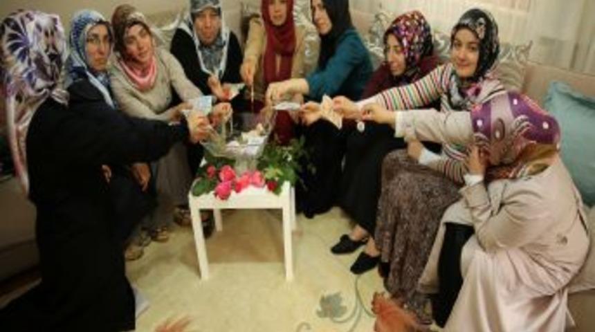 G&uuml;n Parasıyla 30 Yetime Annelik Yapacaklar