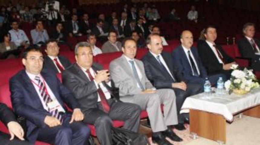 F.&Uuml; 1. Uluslar arası adli Bilişim Sempozyumu&rsquo;na Ev Sahipliği Yaptı