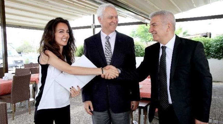 Başkan Durak&rsquo;tan Karşıyaka&rsquo;nın Turizm G&ouml;n&uuml;ll&uuml;lerine Teşekk&uuml;r