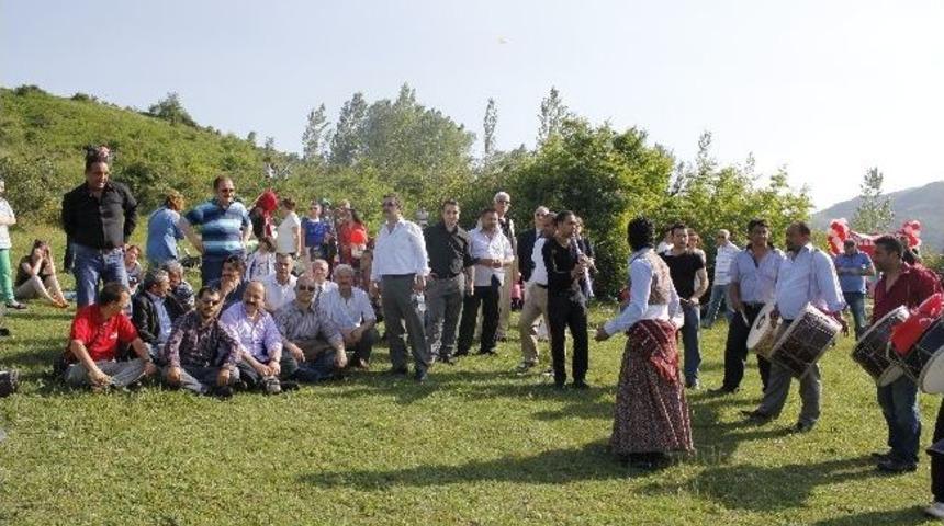 Devrek Mhp İl&ccedil;e Başkanlığından &ldquo;u&ccedil;urtma Şenliği&rdquo;