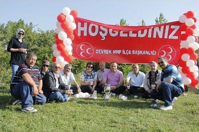 Devrek Mhp İlçe Başkanlığından “uçurtma Şenliği”