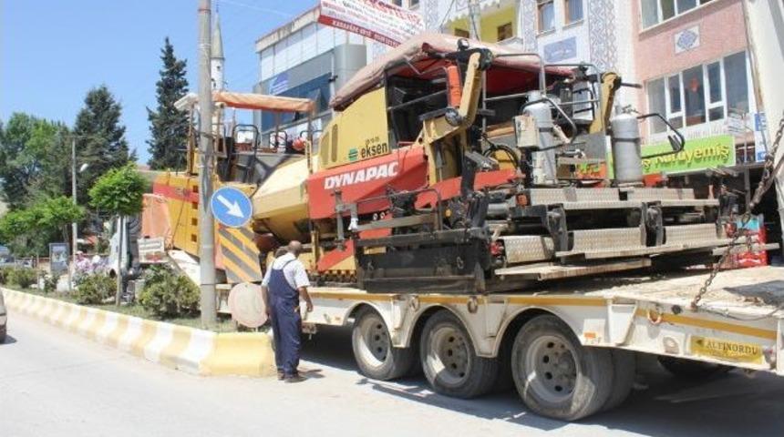 Yol Kenarına Park Eden Ara&ccedil;lar Trafiği Aksattı