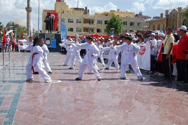 19 Mayıs Atatürk'ü Anma, Gençlik Ve Spor Bayramı Yürüyüşü