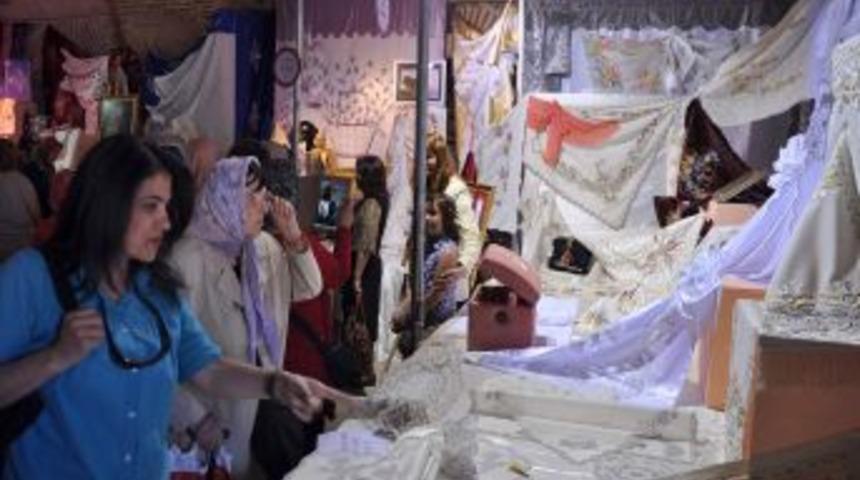 "OMEK, Bir Halk &Uuml;niversitesi Kadar Mezun Veriyor"