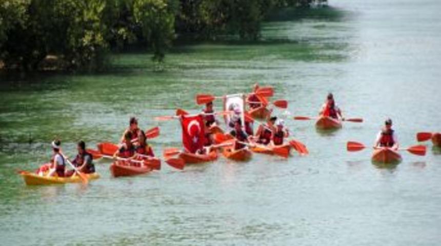 Kanocular, Manavgat Irmağı'nda Su Sporu G&ouml;sterisi Yaptı