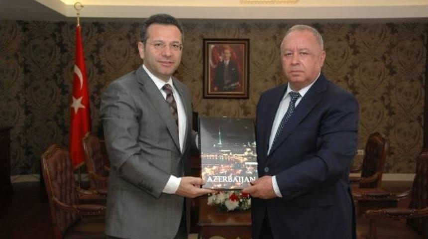 Azeri Başkandan Valiye Ziyaret