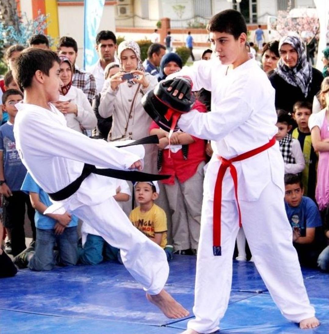 Gen&ccedil;lik Haftası &Ccedil;oşkuyla Kutlandı