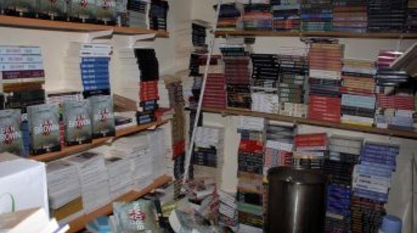 Fatih&rsquo;te 10 Bin Korsan Kitap Ele Ge&ccedil;irildi