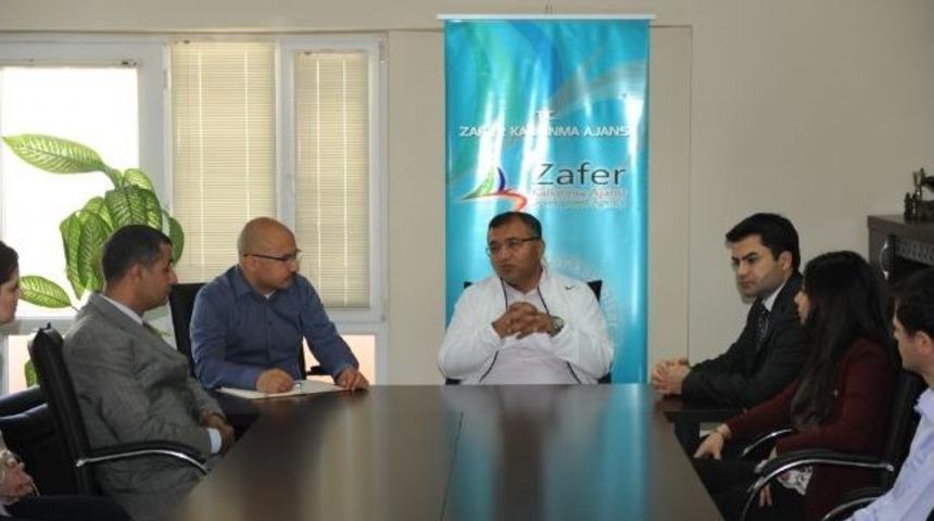 Vali &Ccedil;ift&ccedil;i, Zeka'yı Ziyaret Etti