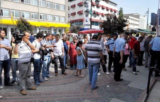 Pompalı t&uuml;fekle kalabalığın arasına daldı 2