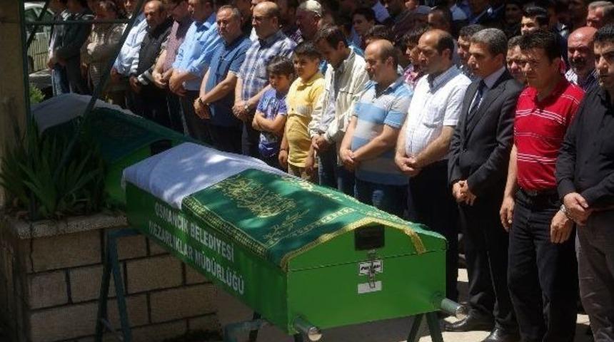 G&ouml;lette Boğulan K&uuml;&ccedil;&uuml;k Kızlar Toprağa Verildi