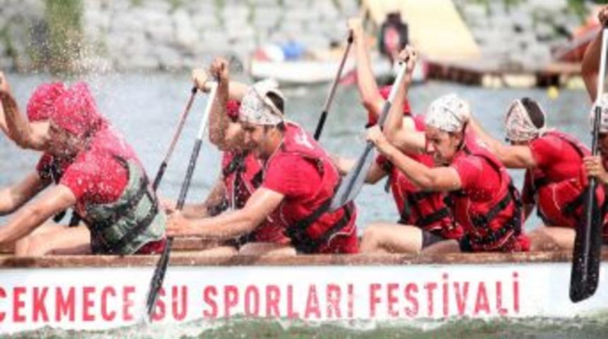 K&uuml;&ccedil;&uuml;k&ccedil;ekmeceliler 19 Mayıs'ı 2. Uni&ccedil;ek Su Sporları Festivali Ile Kutladı