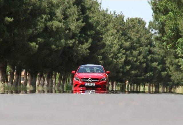 Gelecek Otomotiv Mercedes Benz Yeni Cla Ve E-serisini Görücüye Çıkardı