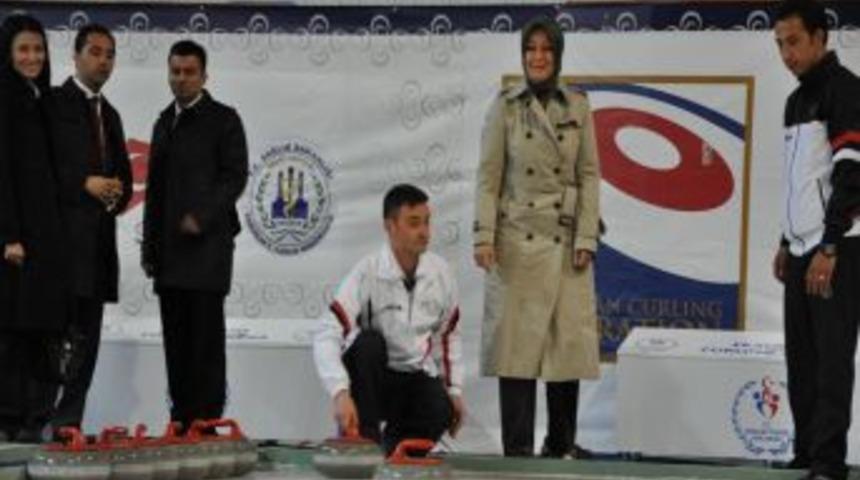 Hayr&uuml;nnisa G&uuml;l, Curling Oynadı