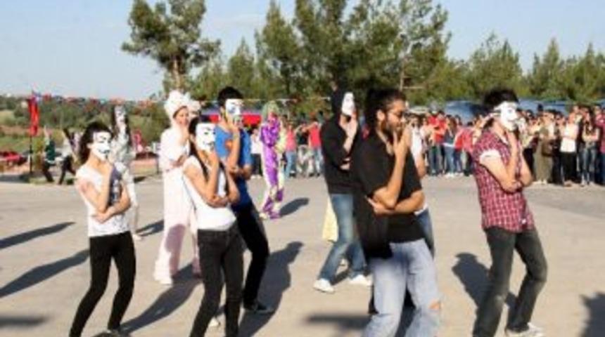 Uşak &Uuml;niversitesi&rsquo;nde Bahar Şenliği