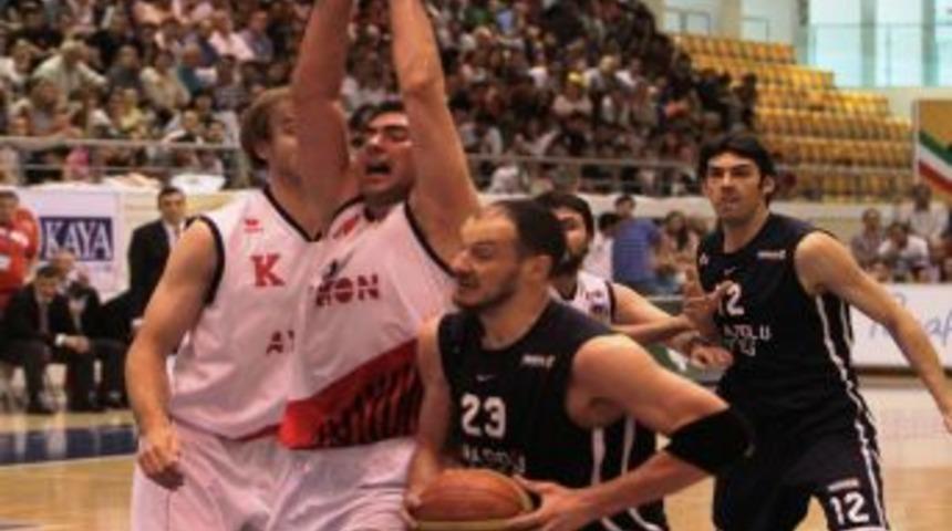 TED Ankara Kolejliler: 79 - Anadolu Efes: 96