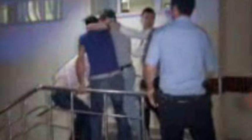 Acil servisteki kavga kameraya yansıdı