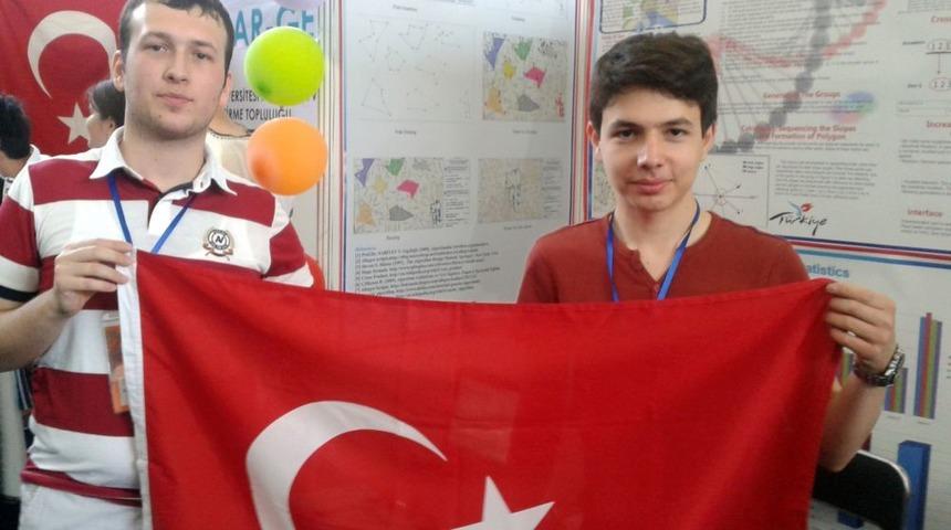 Yamanlar &Ouml;ğrencileri B&uuml;kreş&rsquo;te Altın Buldu