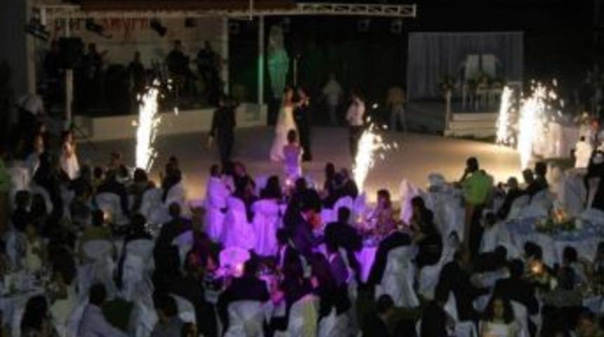 Aynı Yerde Evlenen 125 &Ccedil;ift Buluştu