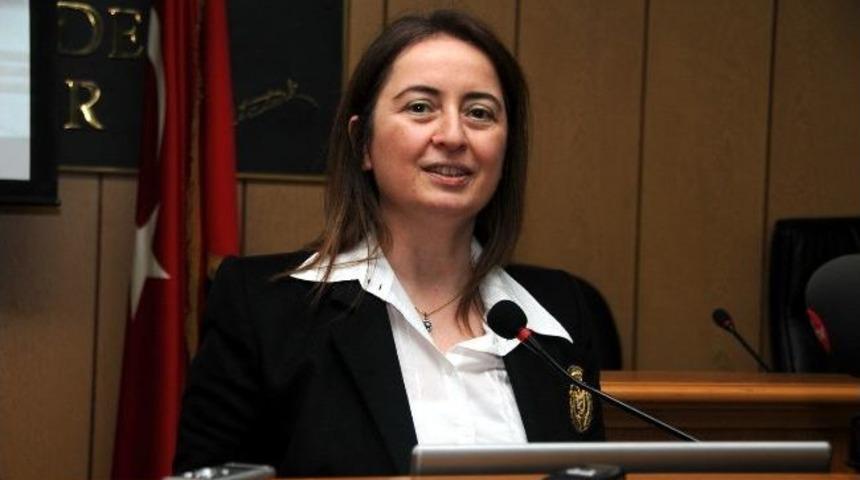 Başarısını Ta&ccedil;landırdı