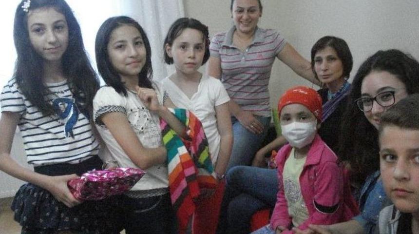 Devlet Korosu Sanat&ccedil;ılarından Ziyaretlere Destek