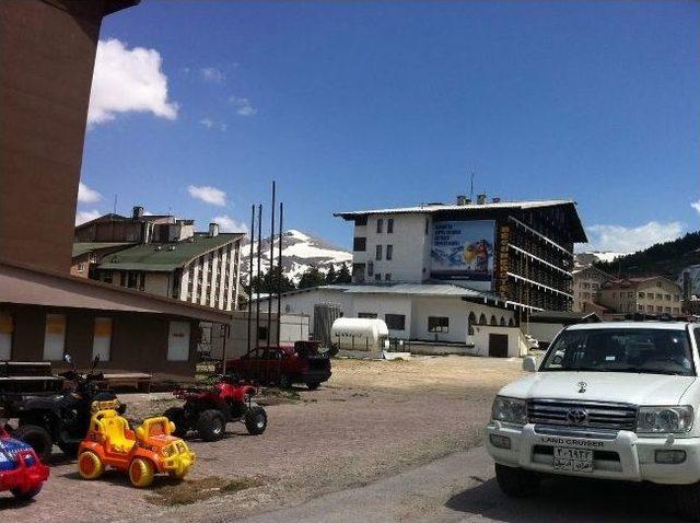 Arap Turistler Uludağ da Yaz Sezonunu Açtı 1