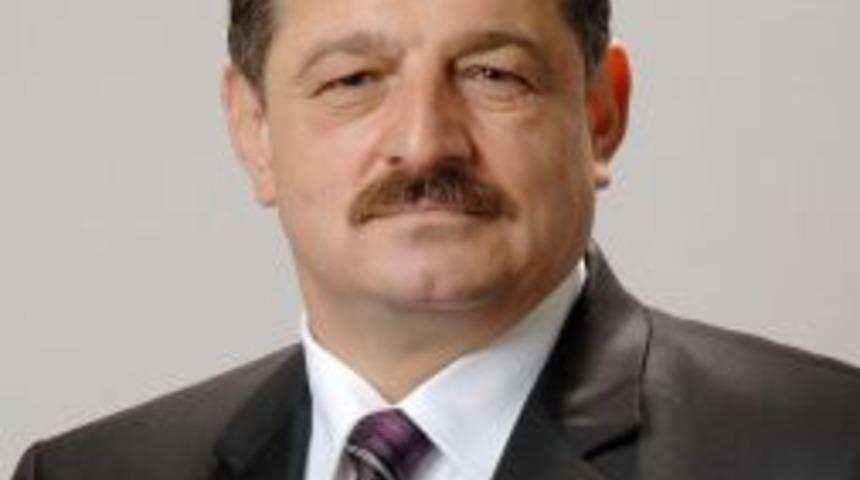 Esnafı ziyaret ederek kahvaltısını paylaştı