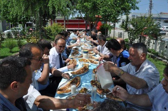 Tayini Çıkan Polis Memuruna Veda Yemeği