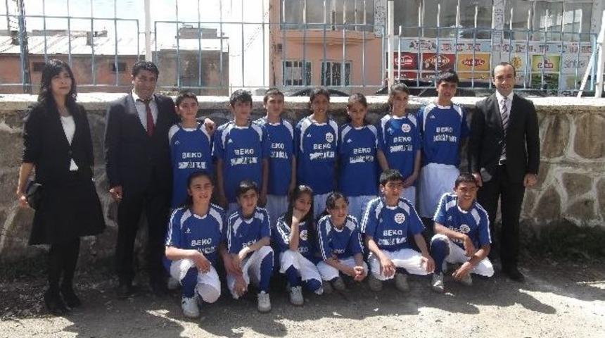 Tekman Yibo &Ccedil;ocuk Oyunları Birincisi