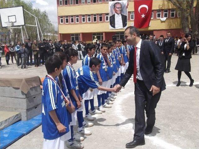 Tekman Yibo Çocuk Oyunları Birincisi