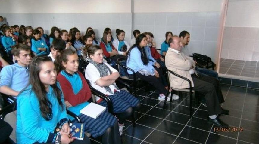Gediz Anadolu Lisesi'nde 'sağlıklı Beslenme Ve Obezite' Konulu Konferans