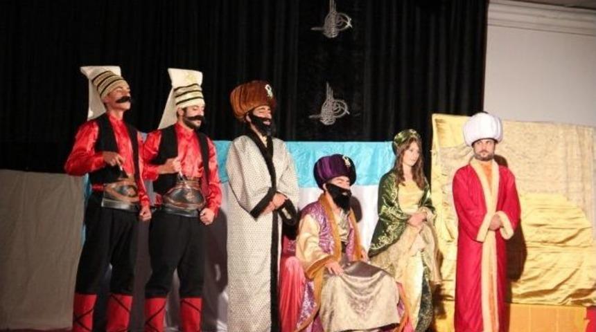 Sarıg&ouml;l&rsquo;de "deli İbrahim" Oyunu Alkış Topladı