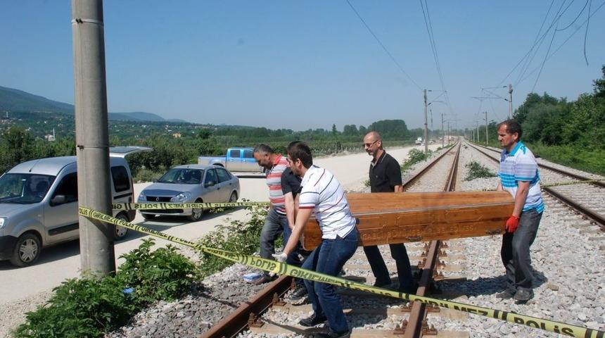 Tren Hattında Ceset Bulundu