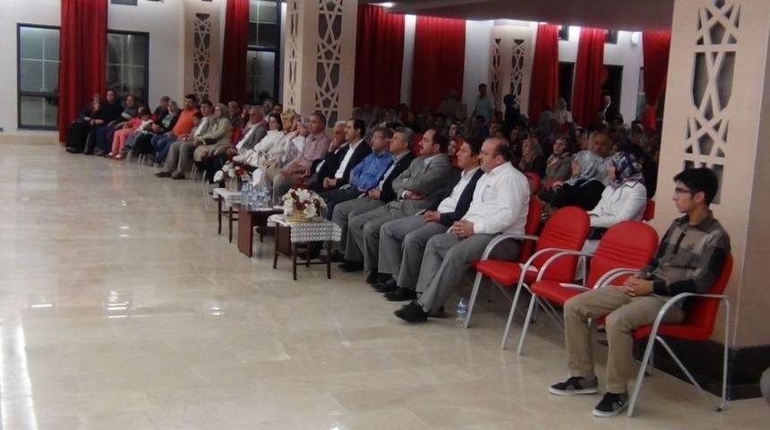Reşit Muhtar, Kırık Mızrap Konseri Verdi