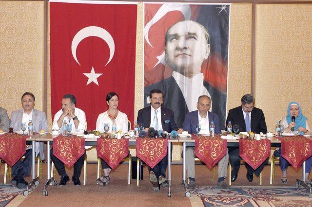 Akil İnsan Kadir İnanır: Söylendiği Gibi Akıl Vermiyoruz, Akıl Alıyoruz 1
