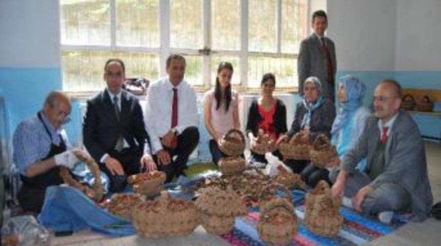 Akseki&rsquo;de Kozalaktan Sepet &Ouml;rme Kursu D&uuml;zenlendi