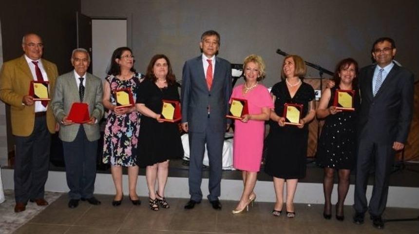 Emektar Eczacılara Plaket
