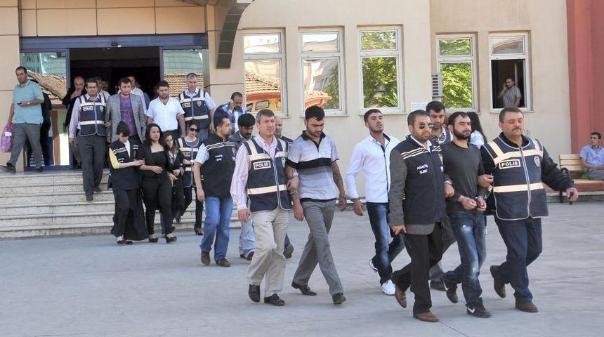 Eğlence Merkezine Attıkları El Bombasını Suriyeli Vatandaştan Almışlar