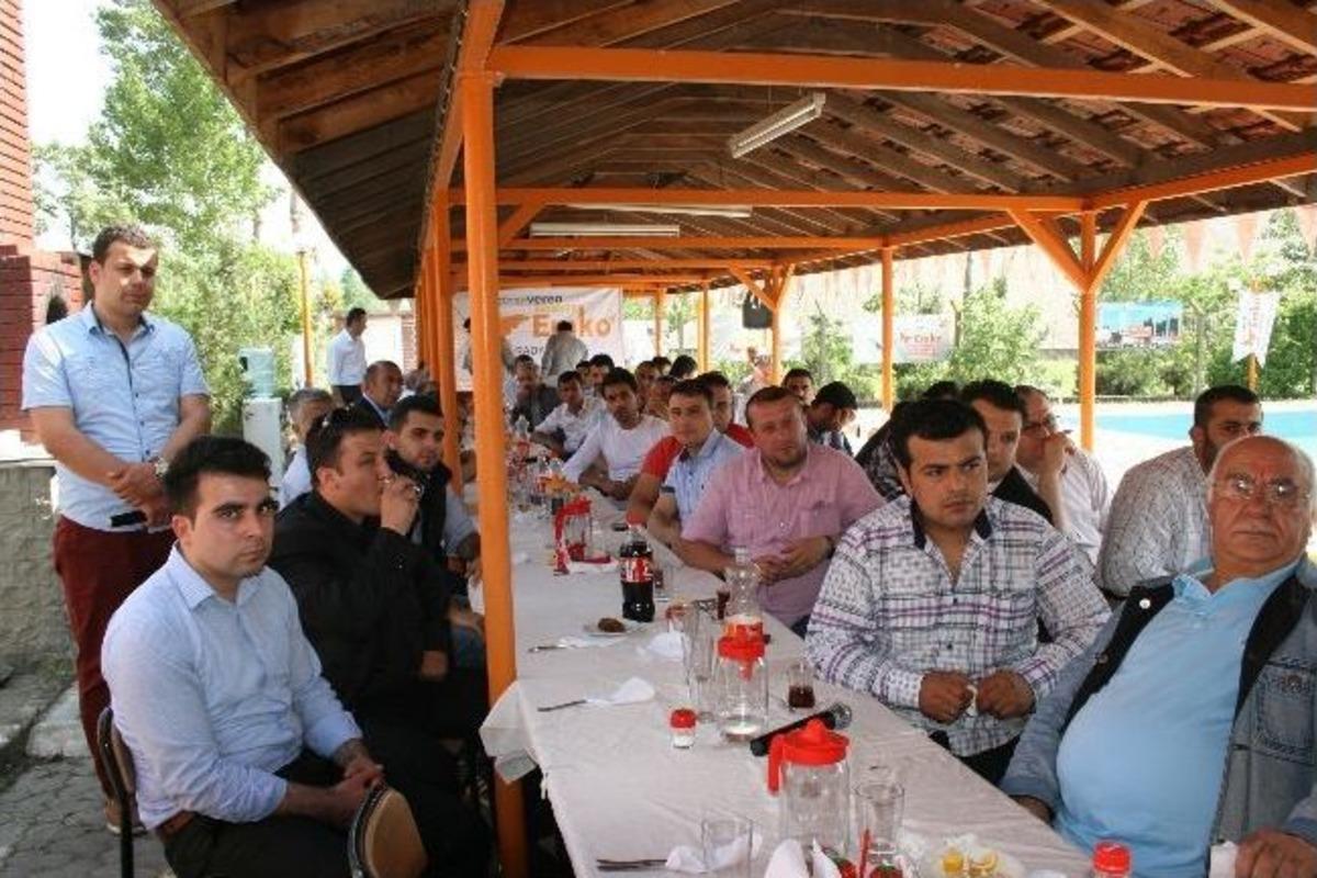 D&uuml;nya Devi Emko'nun Bayileri, &Uuml;retim Fabrikasında Buluştu