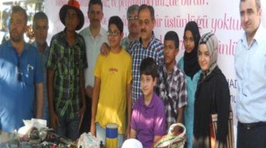 Sri Lankalı &Ouml;ğrenciler, Akyazı'da &Uuml;lkelerini Tanıttı
