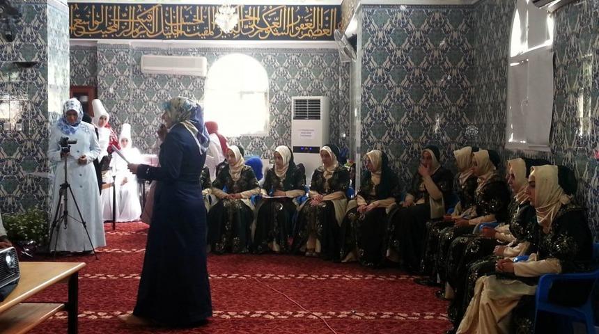 Cizreli Hafizeler T&ouml;renle Ta&ccedil; Giydi