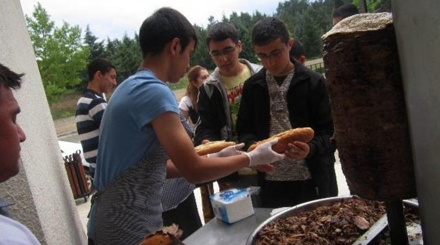 Taşk&ouml;pr&uuml; Anadolu &Ouml;ğretmen Lisesinden &Ouml;ğrencilere D&ouml;ner Keyfi
